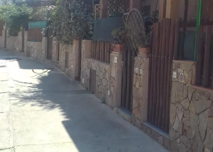 Casa Simius Semesterbostad *